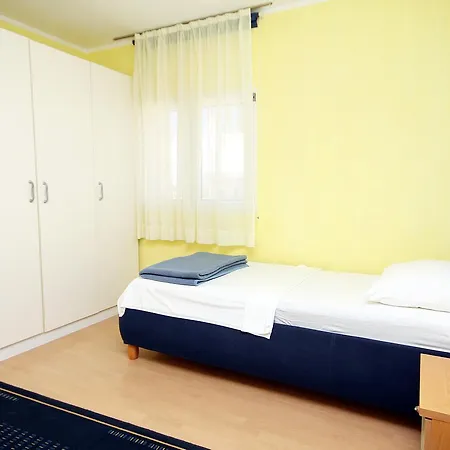 3275a Apartment