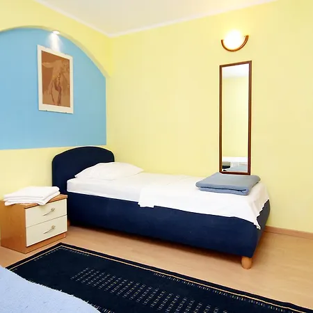 3275a Apartment *