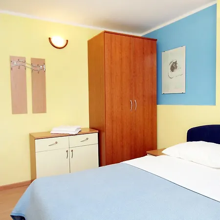 Apartment 3275a *
